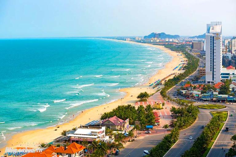 Khám phá Đà Nẵng bằng xe máy hứa hẹn sẽ mang lại cho bạn những trải nghiệm tuyệt vời